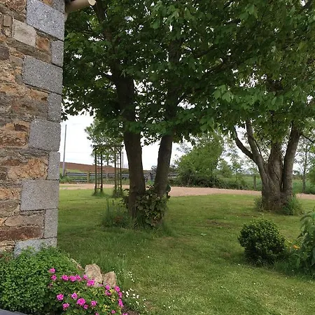 Du Manoir Nyaraló